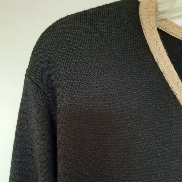 Loft V-neck black sweater size MP - Picture 8 of 8